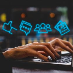 Online Marketing &<br> Social Media